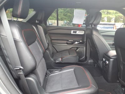 2024 Ford Explorer ST-Line