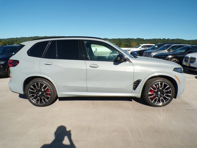 2024 BMW X5 M60i