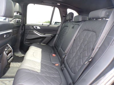 2025 BMW X5 M60i