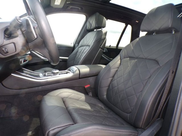 2025 BMW X5 M60i