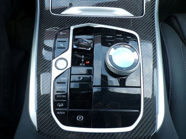 2025 BMW X5 M60i