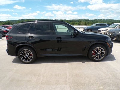 2025 BMW X5 M60i