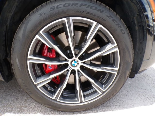 2025 BMW X5 M60i