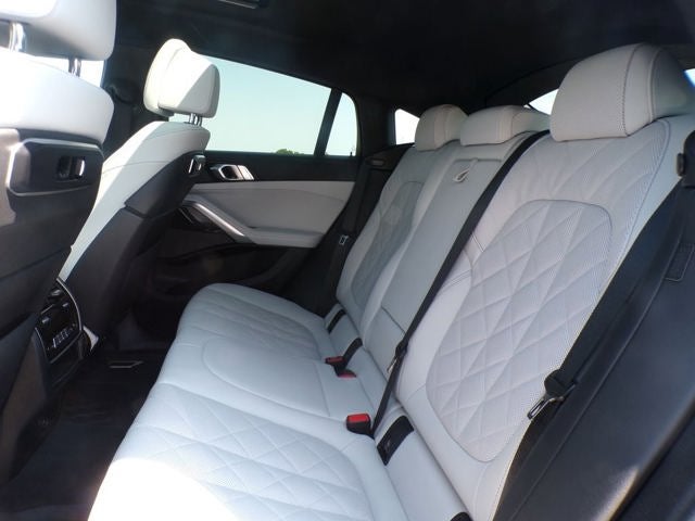 2025 BMW X6 xDrive40i