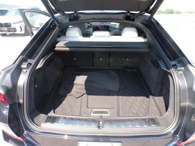 2025 BMW X6 xDrive40i