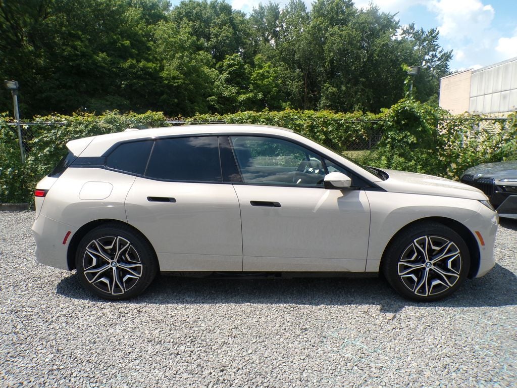 2026 BMW iX xDrive45