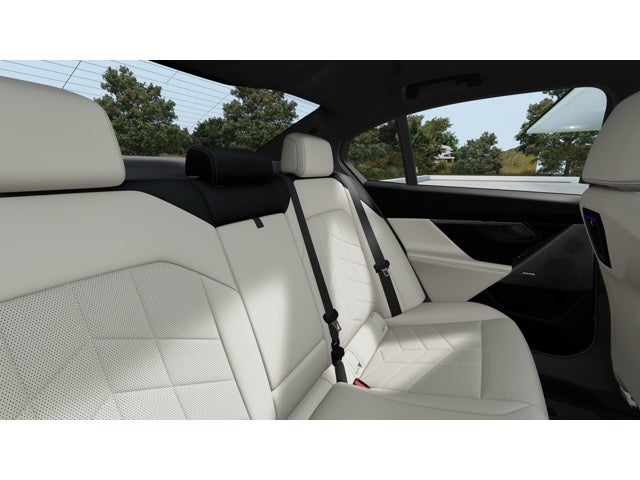 2027 BMW 550e 550e xDrive