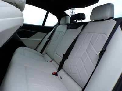 2025 BMW i5 xDrive40 xDrive40