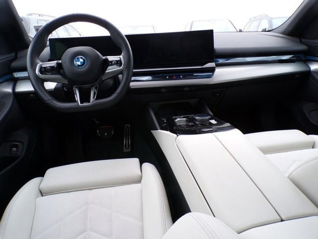 2025 BMW i5 xDrive40 xDrive40