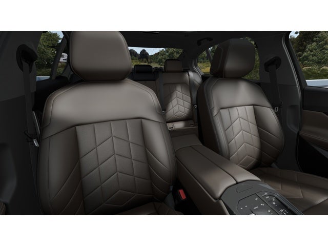 2027 BMW 550e Base