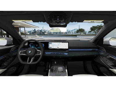 2027 BMW 550e Base