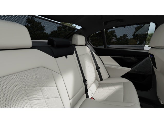 2027 BMW 550e Base