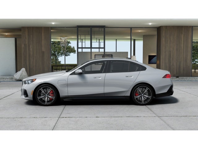 2027 BMW 550e Base