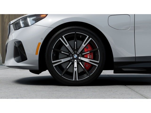 2027 BMW 550e Base
