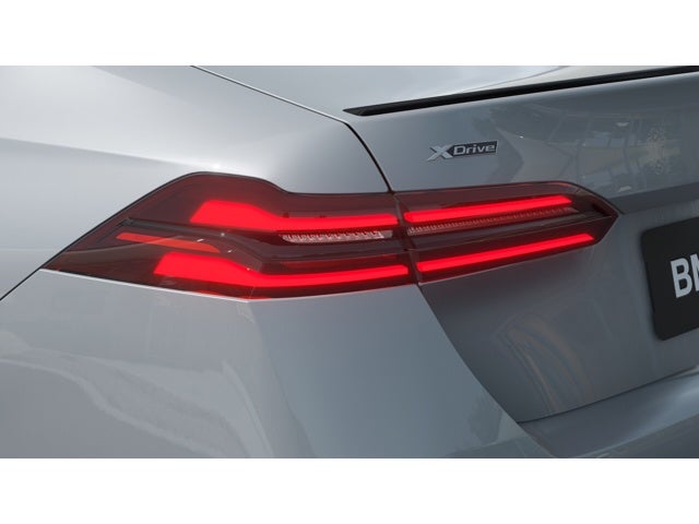 2027 BMW 550e Base