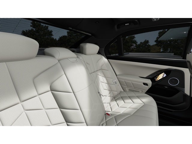 2027 BMW 740i Base