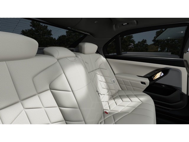 2027 BMW 740i Base