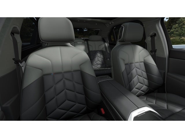 2027 BMW 740i Base